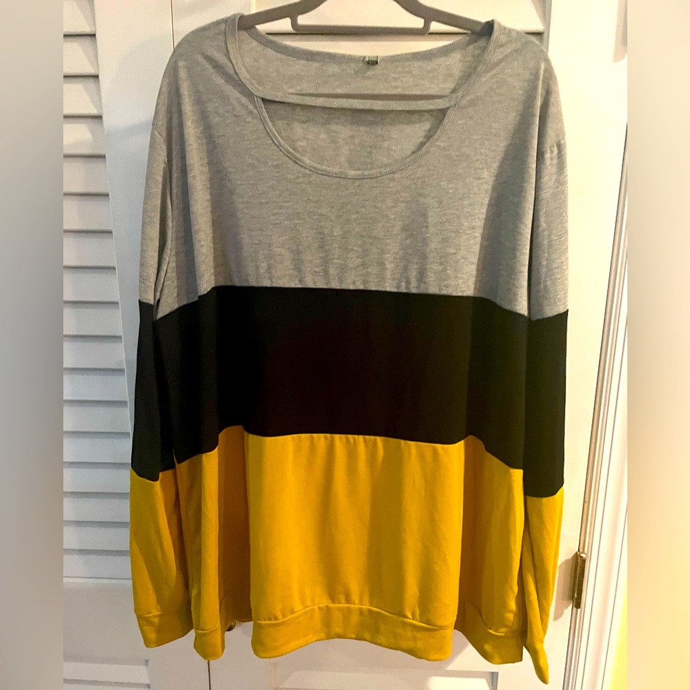 Tricolor Stripe Pullover Sweatshirt